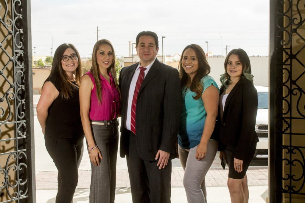Robert Navar and his team of experienced traffic ticket lawyers in El Paso, ready to defend your traffic violation.