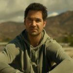 Manuel Garcia-Rulfo as Mickey Haller in The Lincoln Lawyer Season 1.